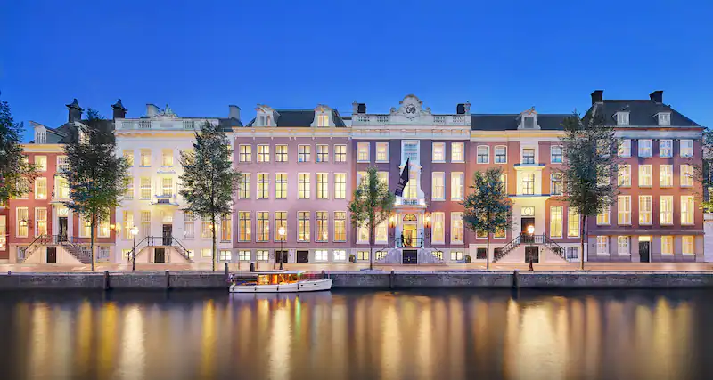 Photo of front of the Waldorf Astoria Amsterdam